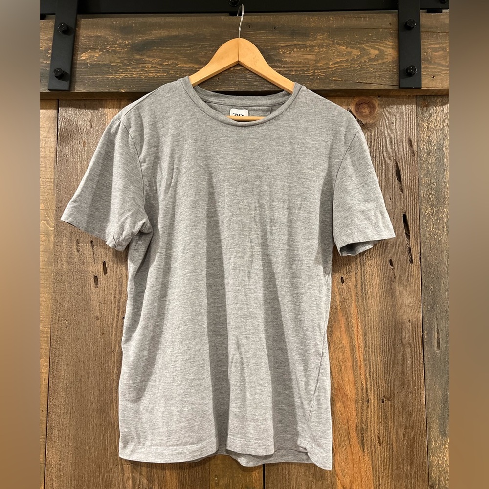 Zara Regular Fit Gray Tee Shirt Medium